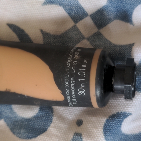 Barely used Sephora foundation - Picture 2 of 2
